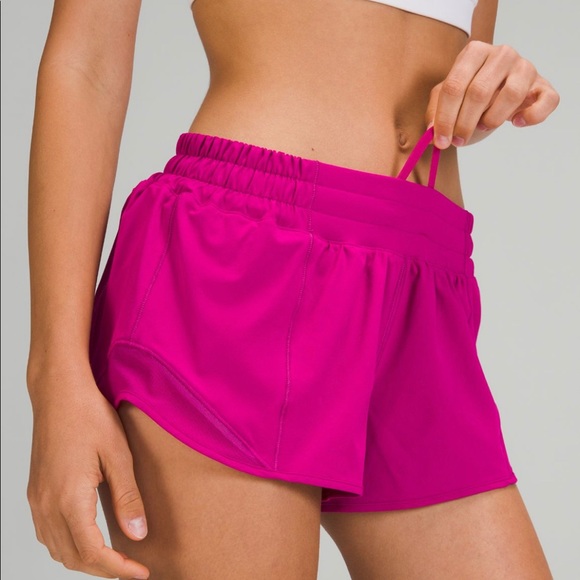 lululemon athletica Pants - NWT lululemon hotty hot size 6 / 2.5